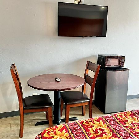 אל מונטה Aqua Inn Motel מראה חיצוני תמונה