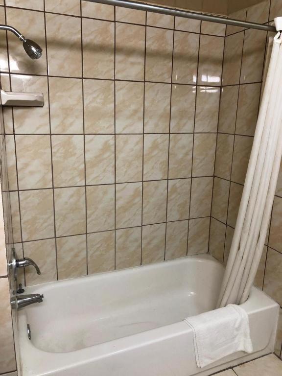 אל מונטה Aqua Inn Motel מראה חיצוני תמונה