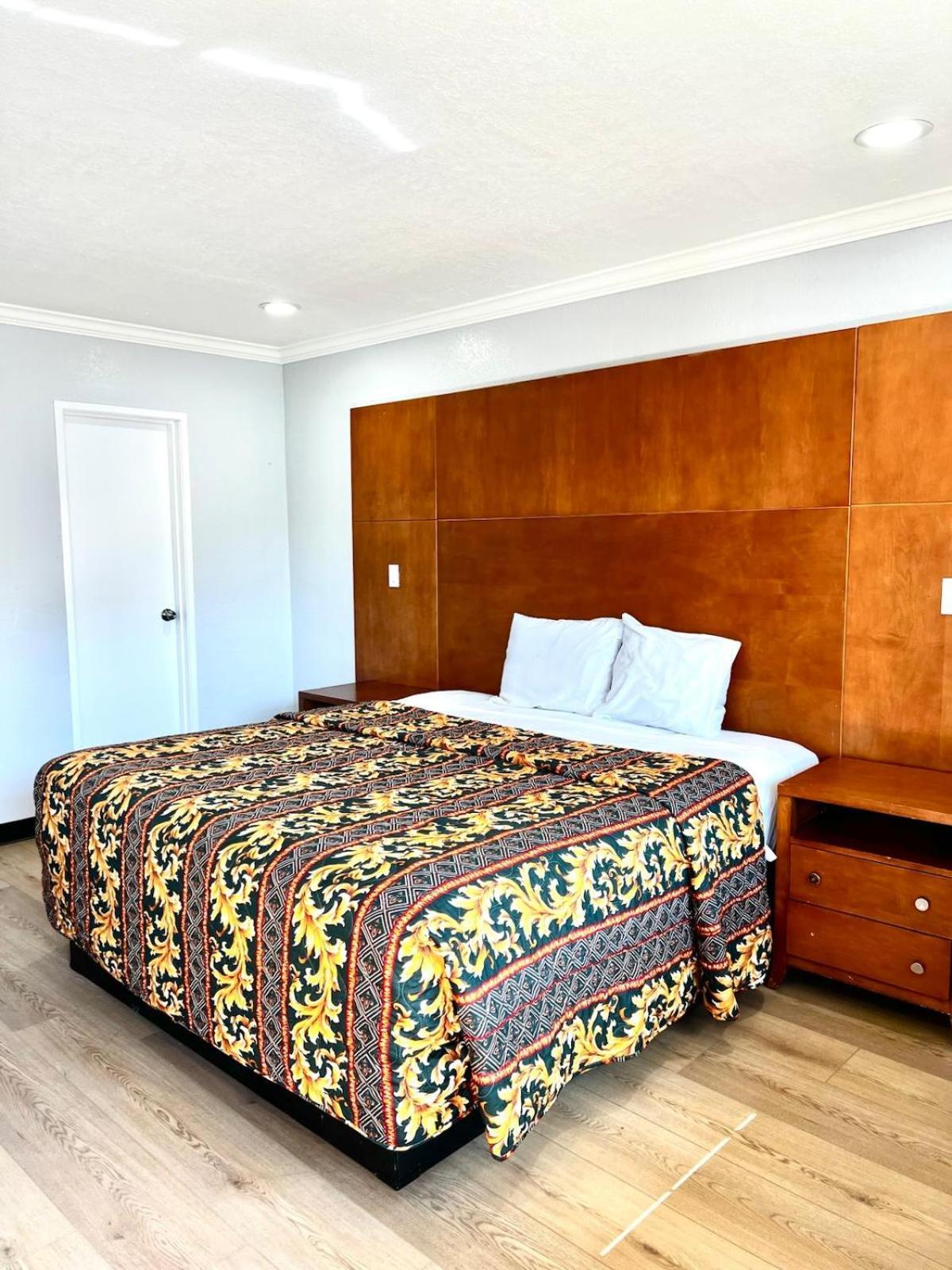 אל מונטה Aqua Inn Motel מראה חיצוני תמונה