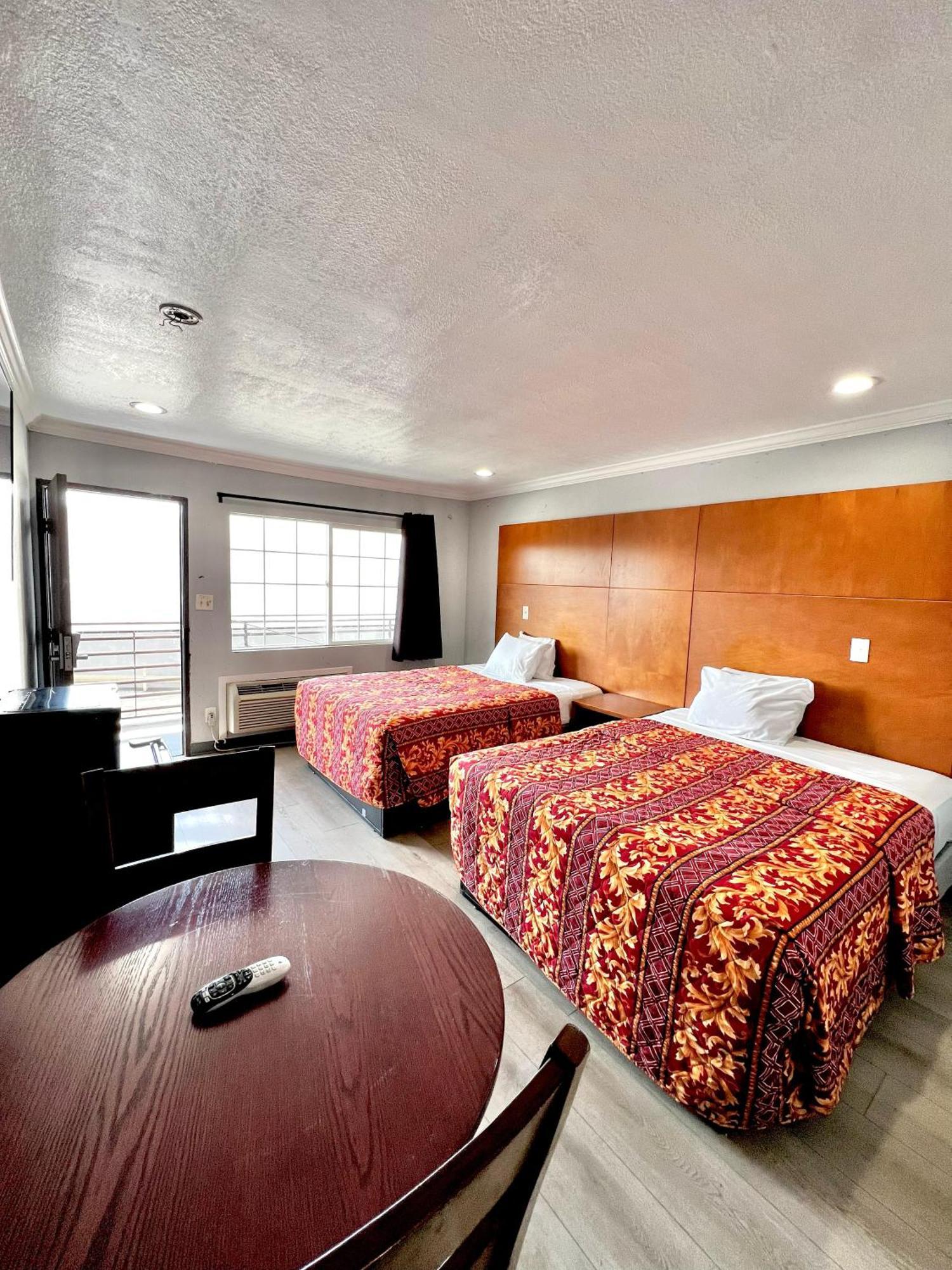 אל מונטה Aqua Inn Motel מראה חיצוני תמונה
