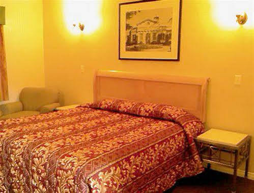 אל מונטה Aqua Inn Motel מראה חיצוני תמונה